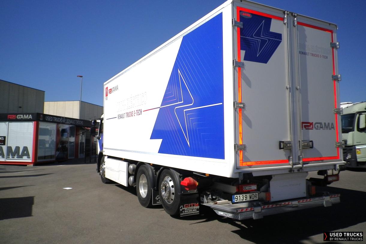 Renault Trucks D Wide 