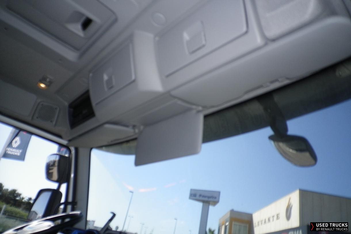 Renault Trucks D Wide 