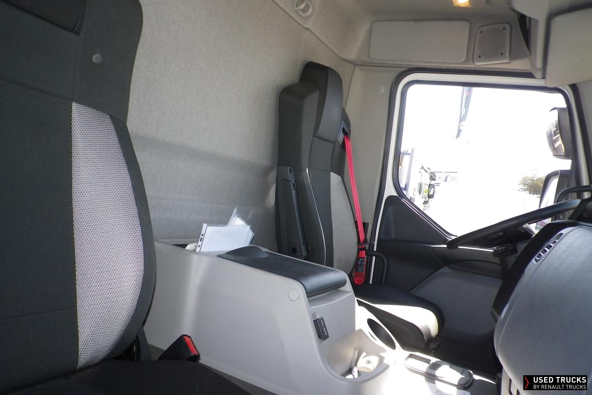 Renault Trucks D Wide 