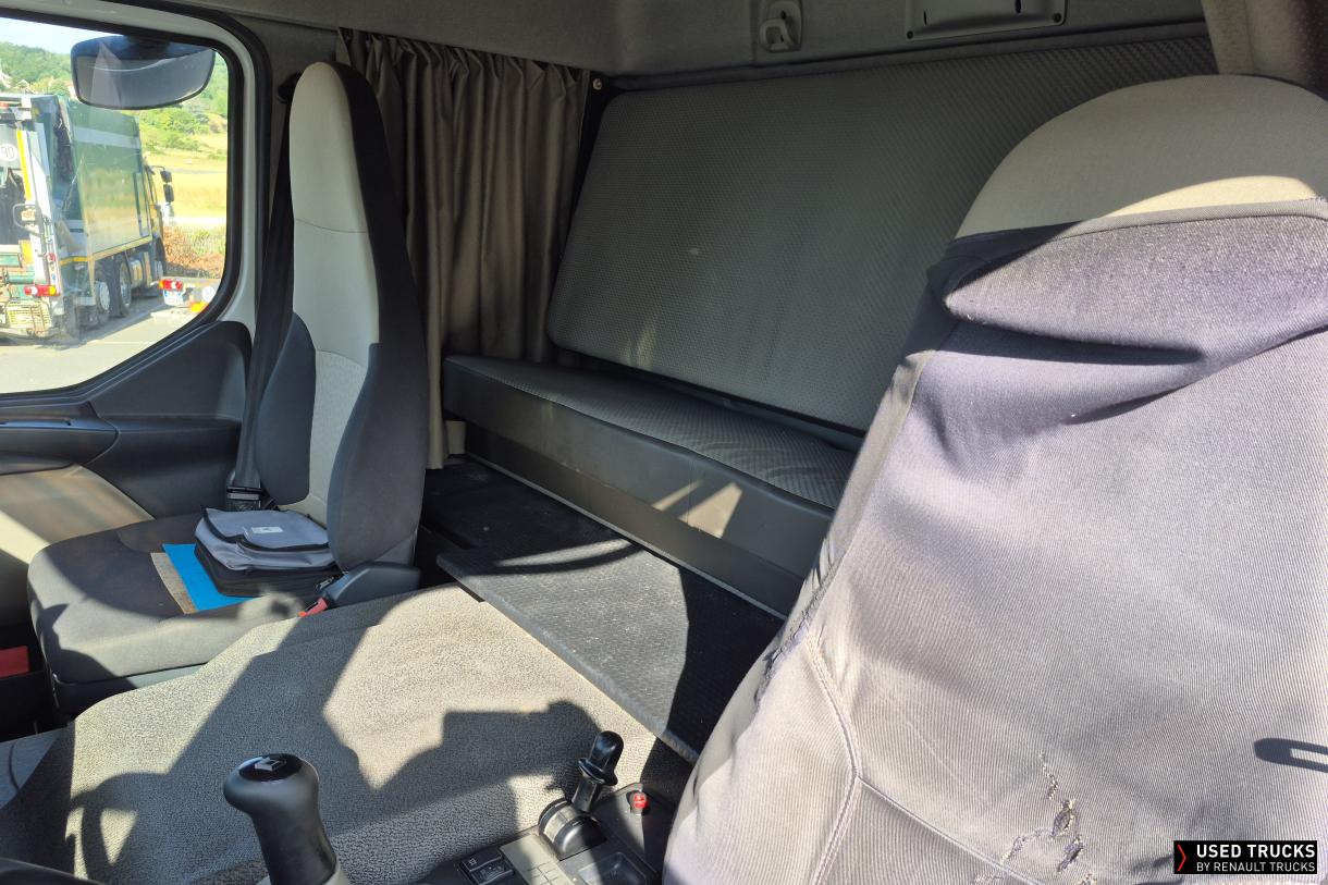 Renault Trucks Premium Distribution 270