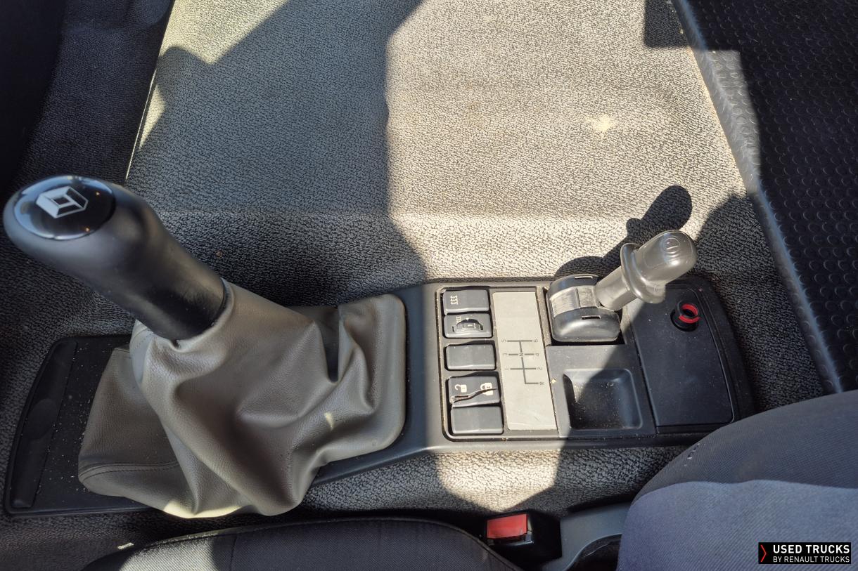 Renault Trucks Premium Distribution 270