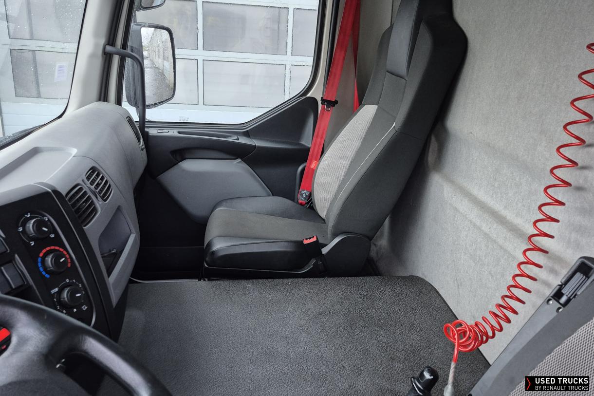 Renault Trucks D Wide 320