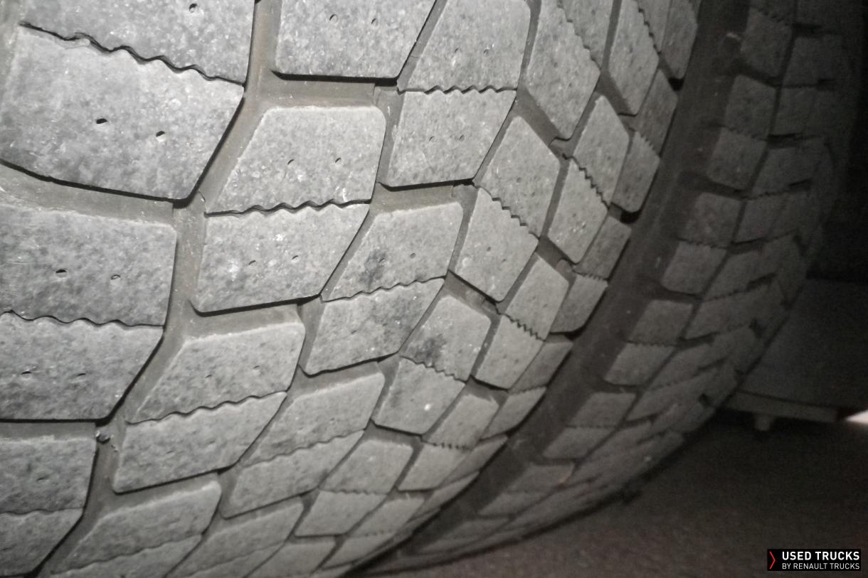 Renault Trucks D Wide 320