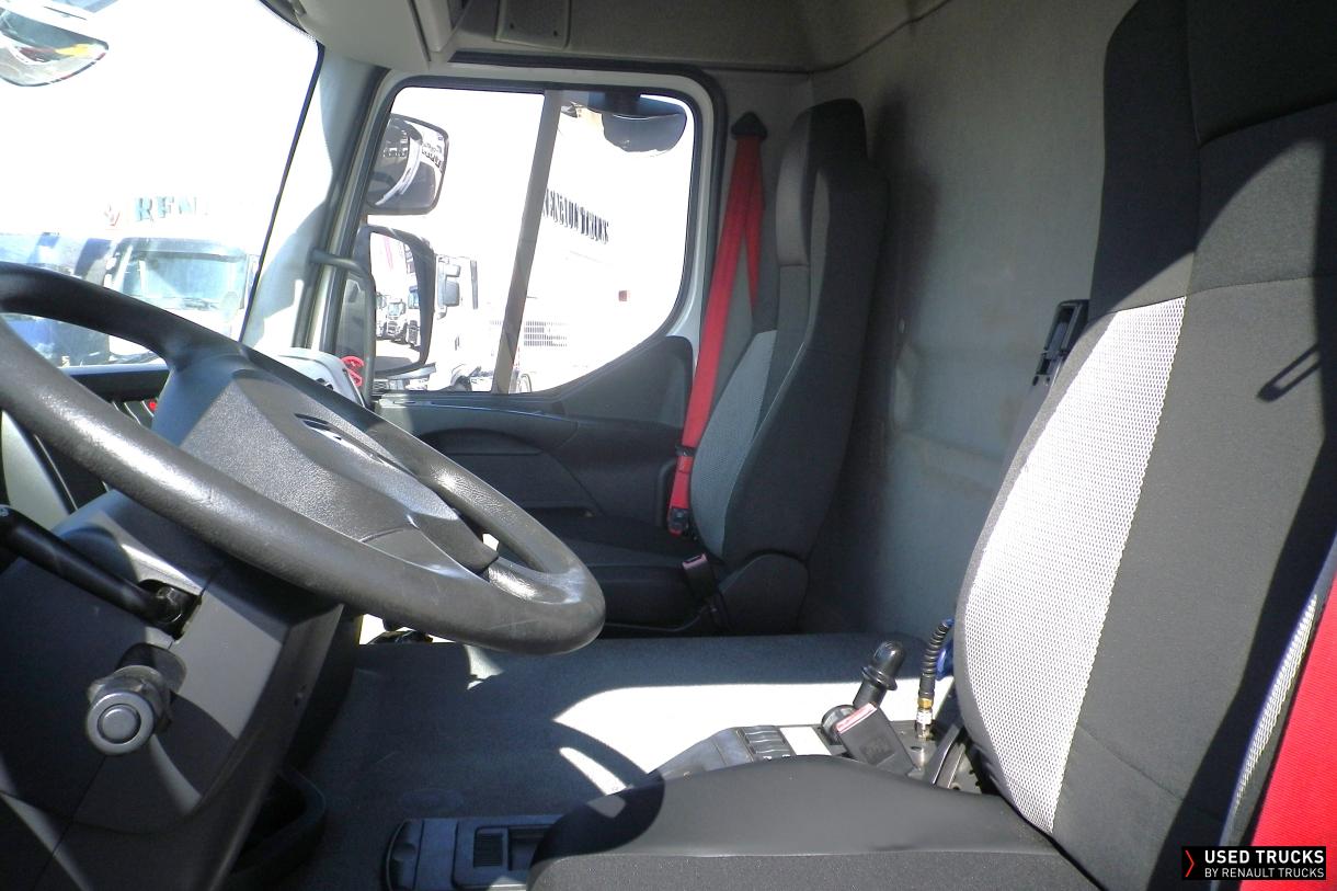 Renault Trucks D Wide 320