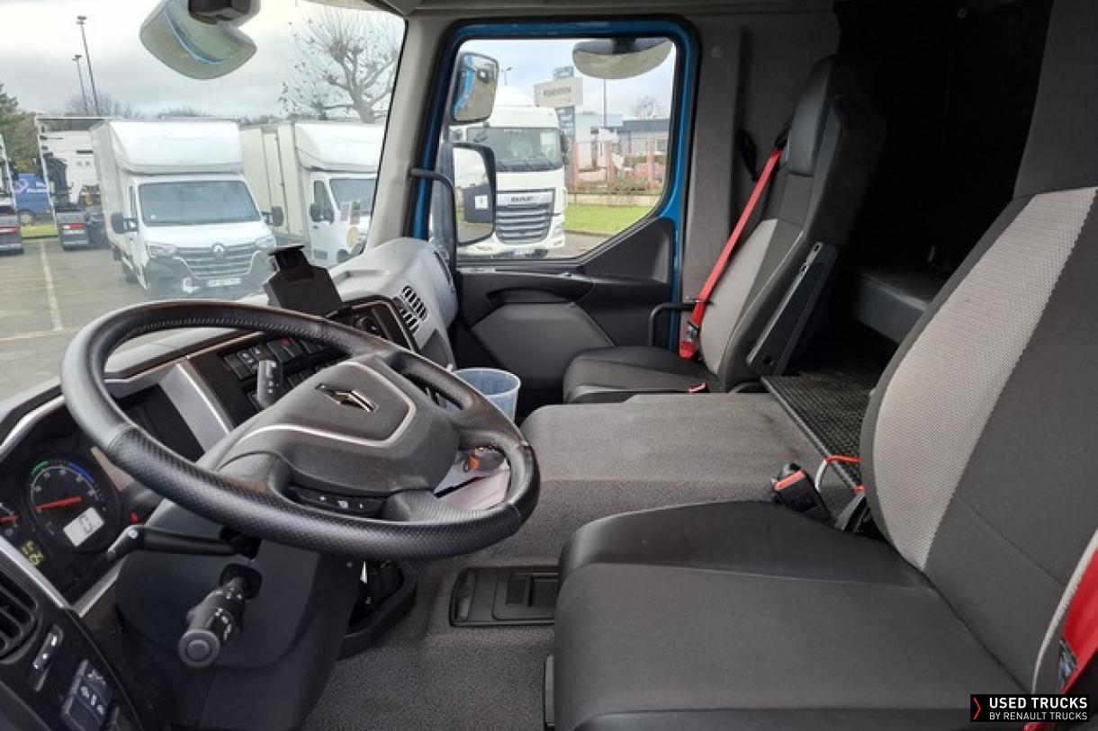 Renault Trucks D Wide 320