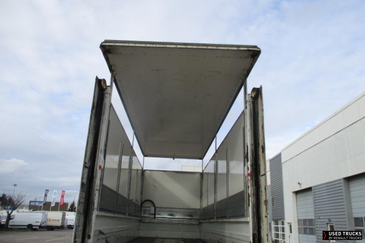 Renault Trucks D Wide 320