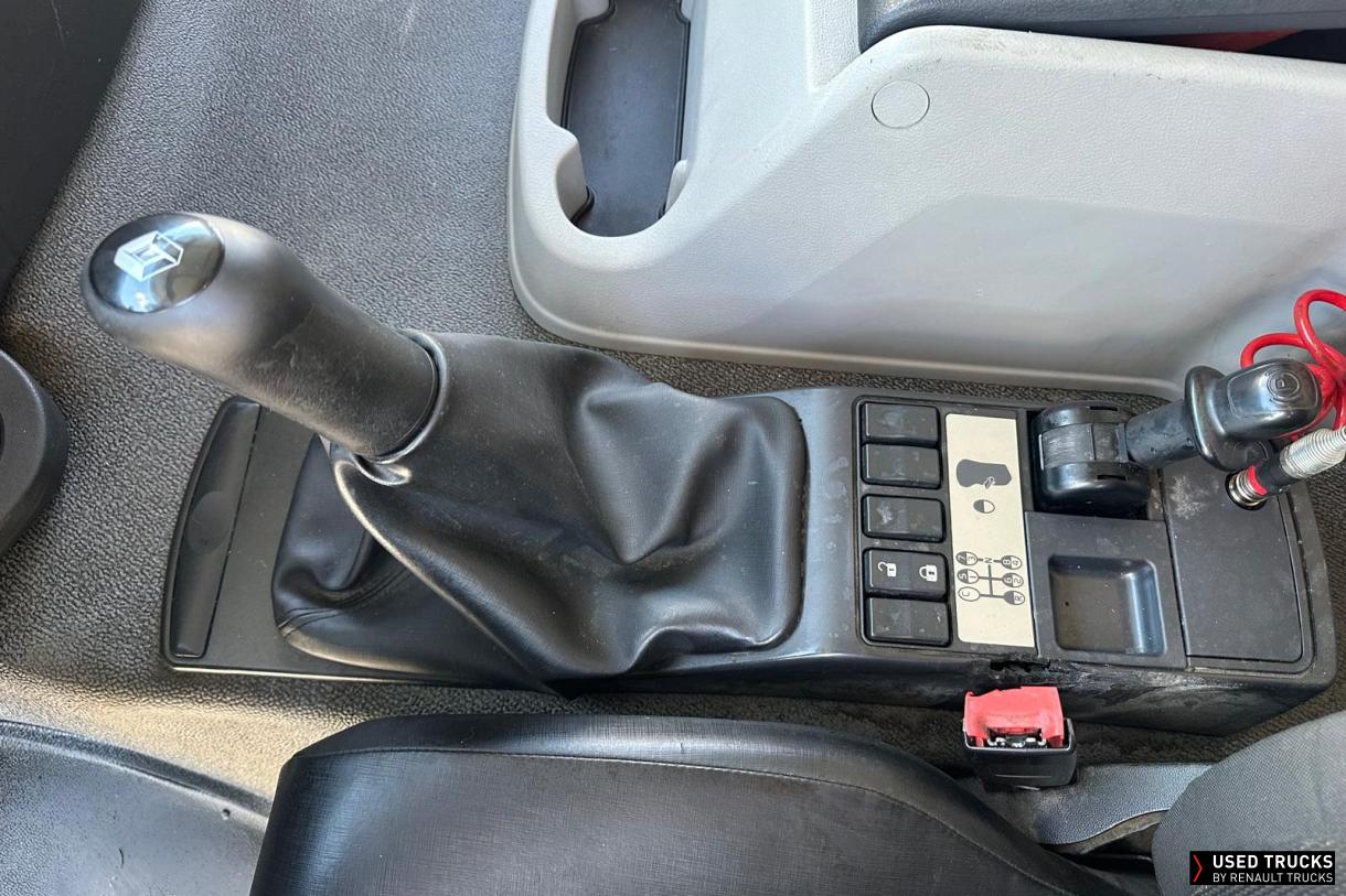 Renault Trucks D Wide 320