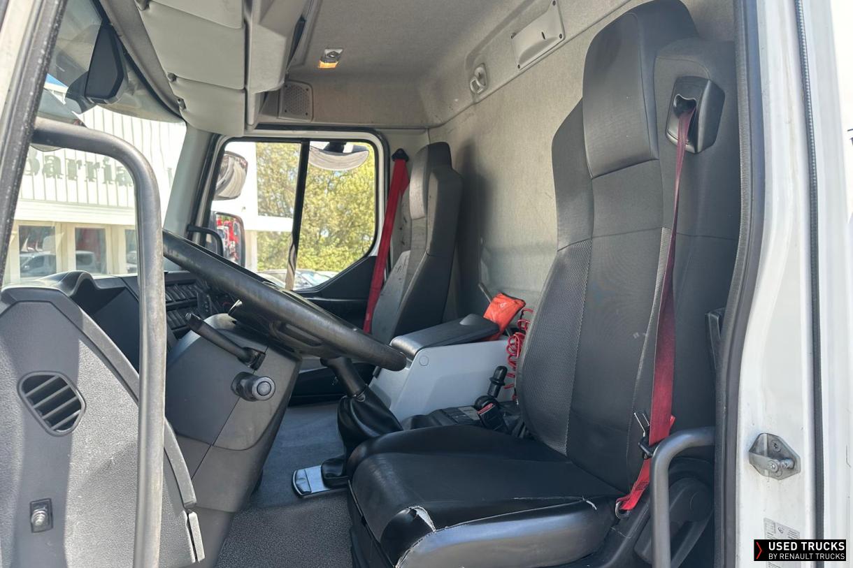 Renault Trucks D Wide 320