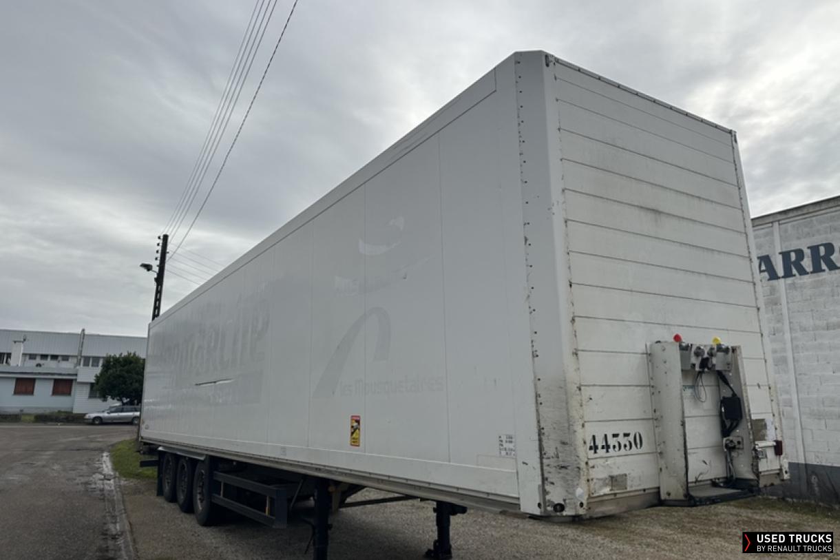 Renault Trucks SCHMITZ CARGOBULL 